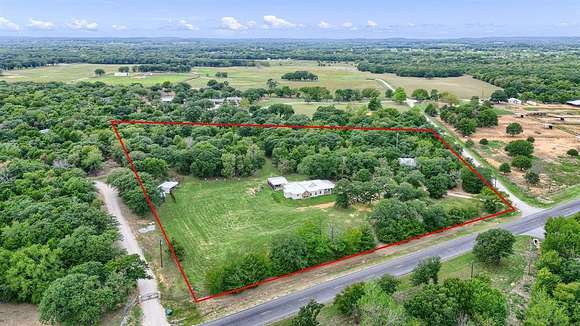 8.8 Acres of Residential Land with Home for Sale in Gainesville, Texas