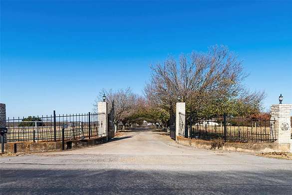 5 Acres of Residential Land with Home for Sale in Crandall, Texas