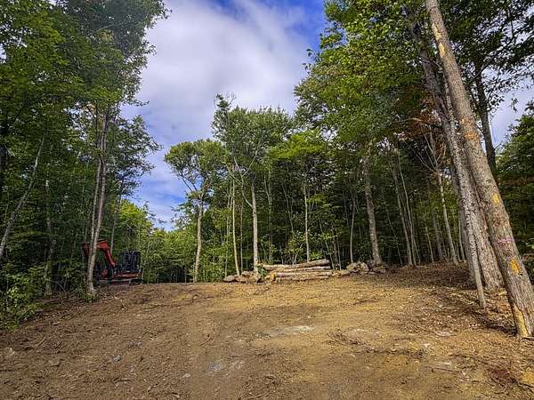 14.4 Acres of Land for Sale in Warren, Vermont