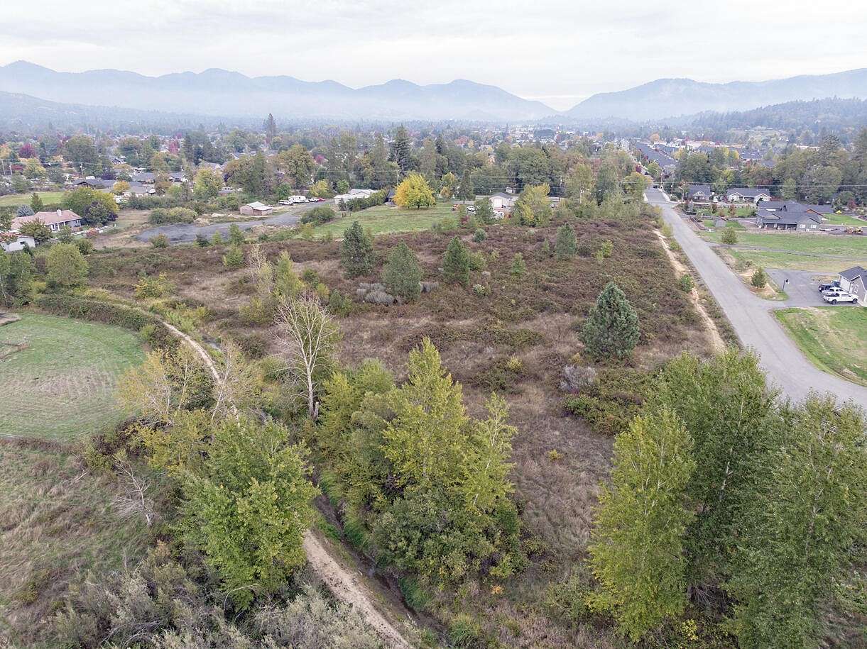 5.8 Acres of Residential Land for Sale in Grants Pass, Oregon