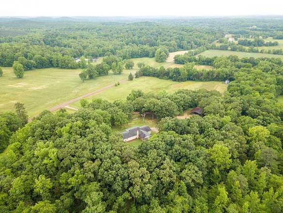 85 Acres of Agricultural Land for Sale in Savannah, Tennessee