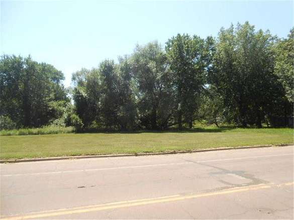 1 Acre of Residential Land for Sale in Windom, Minnesota