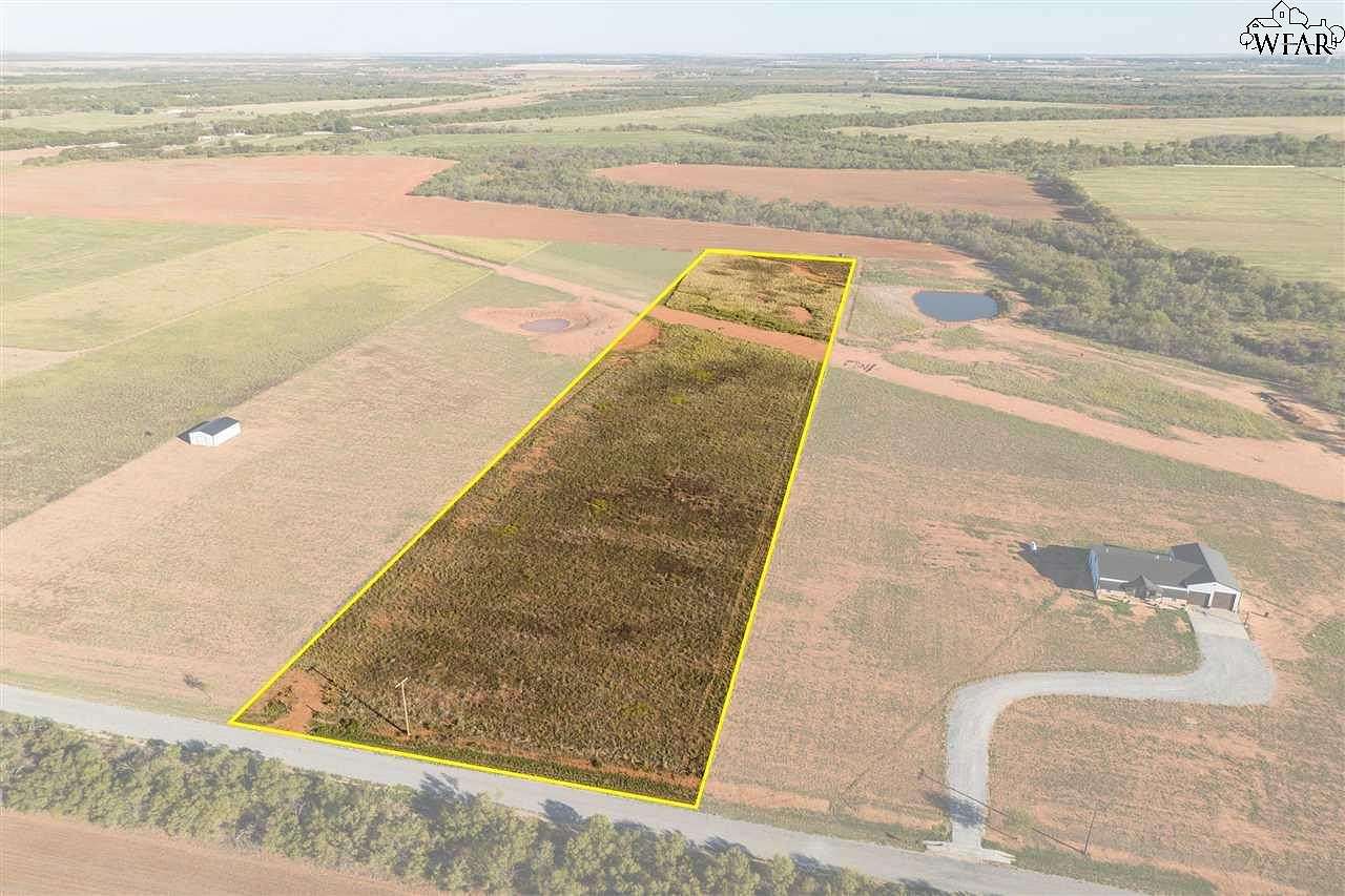 7.8 Acres of Residential Land for Sale in Iowa Park, Texas