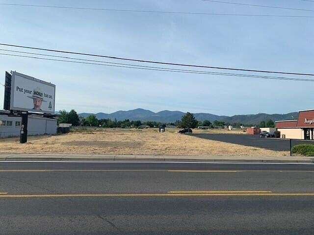 0.88 Acres of Commercial Land for Sale in Medford, Oregon