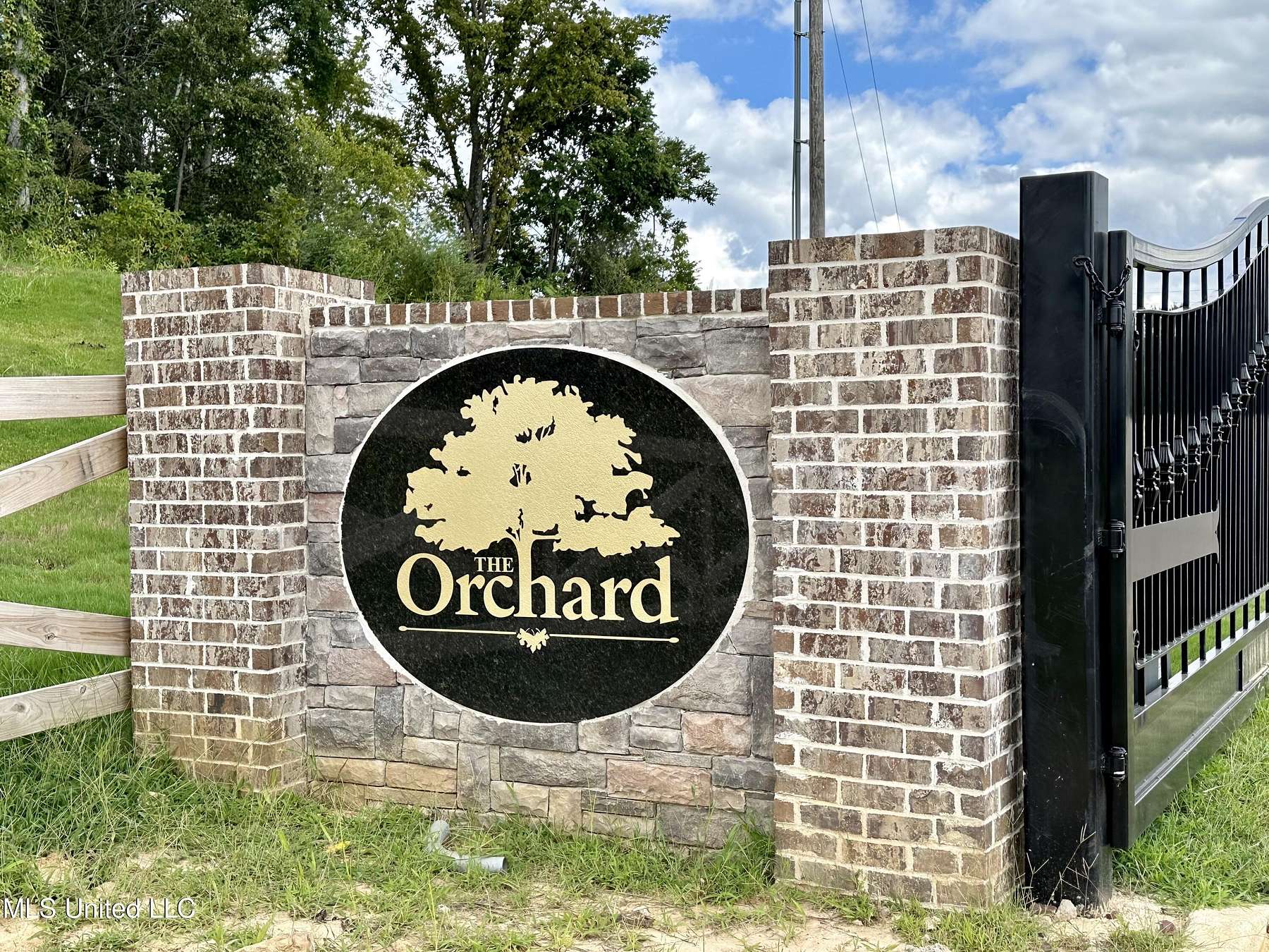 1.1 Acres of Residential Land for Sale in Olive Branch, Mississippi
