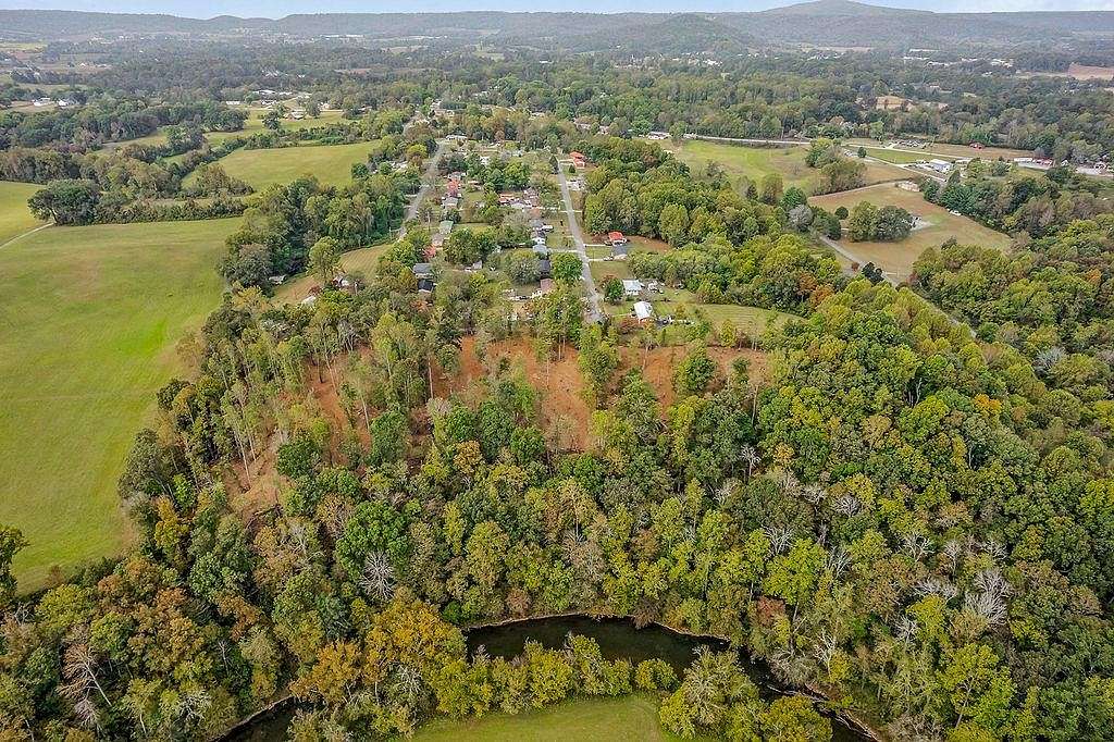 7.5 Acres of Residential Land for Sale in Sparta, Tennessee