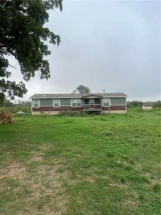 12.7 Acres of Land with Home for Sale in Satin, Texas