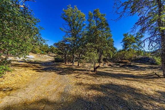 8.6 Acres of Land with Home for Sale in Le Grand, California
