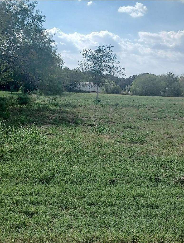 2 Acres of Residential Land for Sale in Beeville, Texas