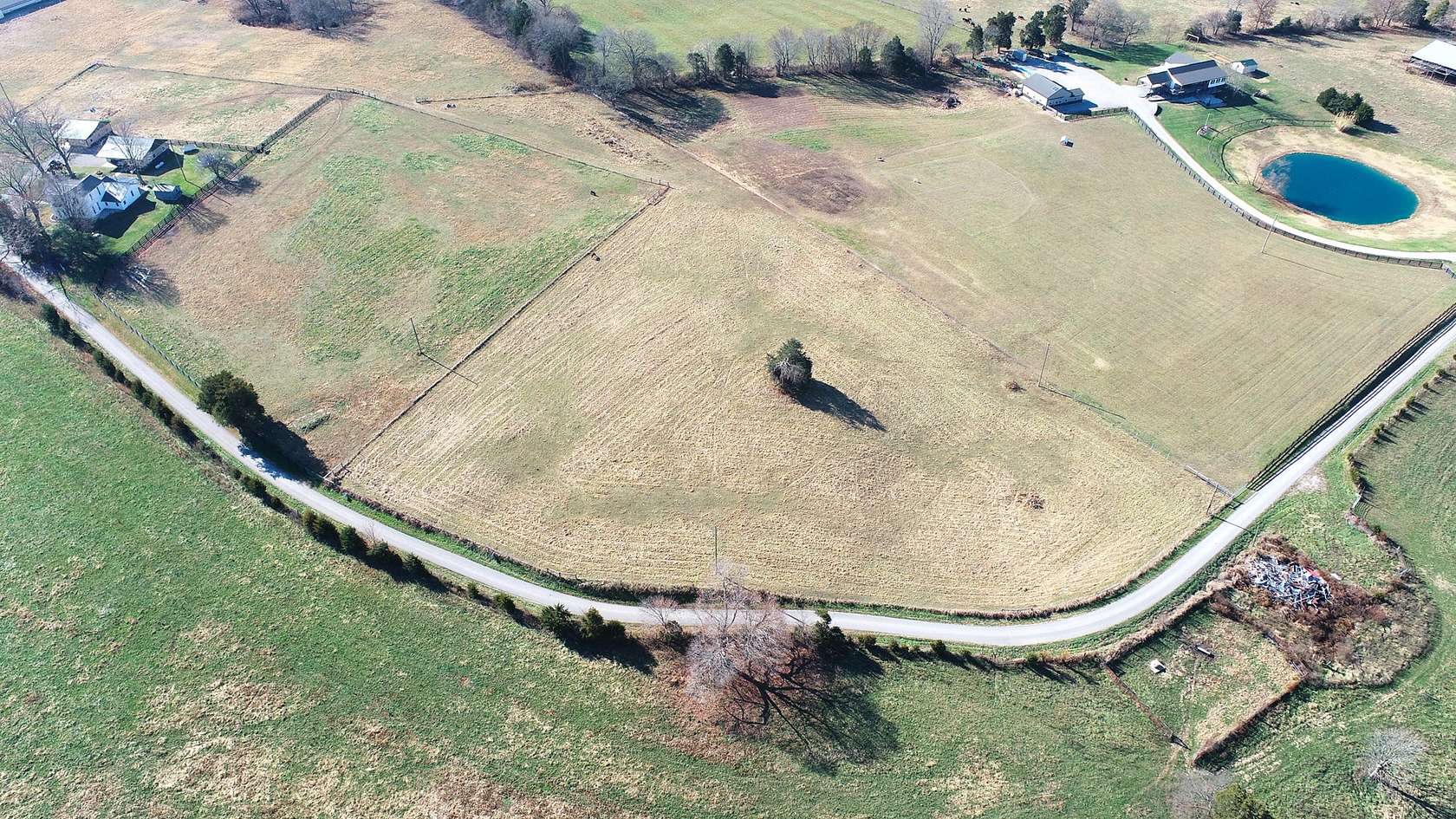 1.4 Acres of Land for Sale in Munfordville, Kentucky