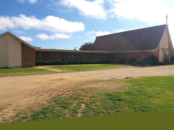 2.1 Acres of Improved Commercial Land for Sale in Roscoe, Texas