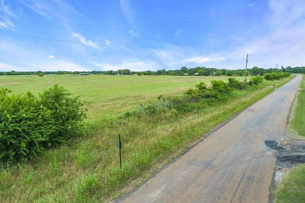 5.1 Acres of Residential Land for Sale in Fruitvale, Texas