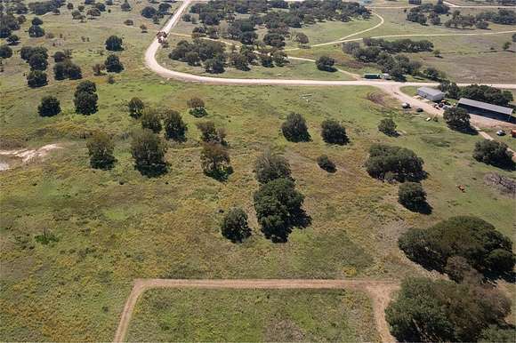 5 Acres of Land for Sale in Oglesby, Texas