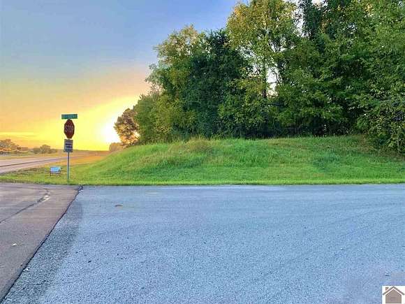 0.62 Acres of Commercial Land for Sale in Cadiz, Kentucky