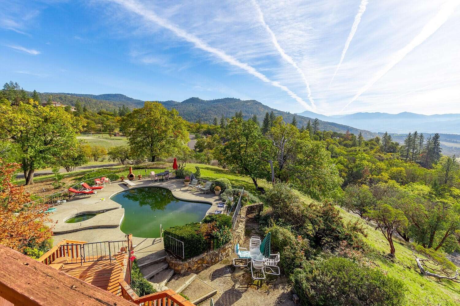 5.15 Acres of Land with Home for Sale in Medford, Oregon