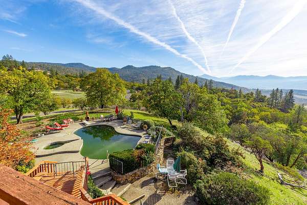 5.15 Acres of Land with Home for Sale in Medford, Oregon