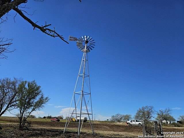 1.039 Acres of Residential Land for Sale in Leming, Texas