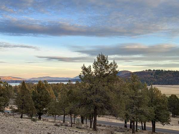 0.86 Acres of Residential Land for Sale in Klamath Falls, Oregon