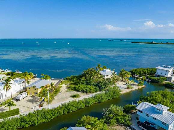 Residential Land for Sale in Ramrod Key, Florida