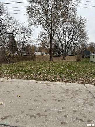 0.36 Acres of Residential Land for Sale in East Moline, Illinois