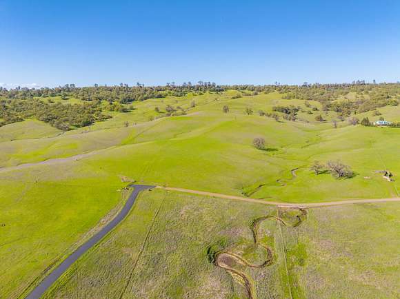 40 Acres of Land for Sale in Millville, California