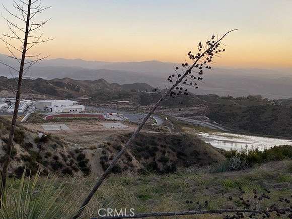 19.898 Acres of Land for Sale in Castaic, California