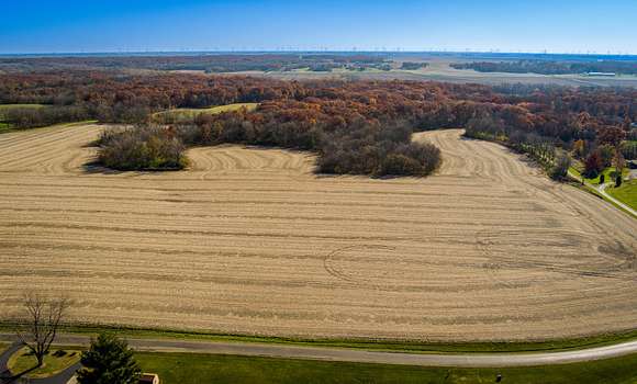 13.4 Acres of Land for Sale in Clinton, Illinois