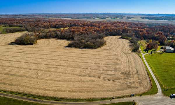 13.4 Acres of Land for Sale in Clinton, Illinois
