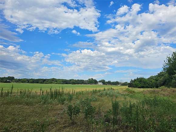 5.525 Acres of Land for Sale in Reno, Texas