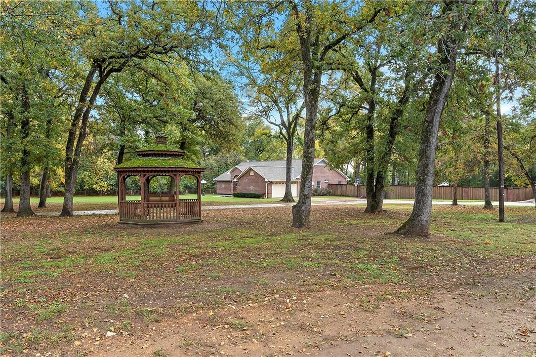 2 Acres of Residential Land with Home for Sale in Groesbeck, Texas