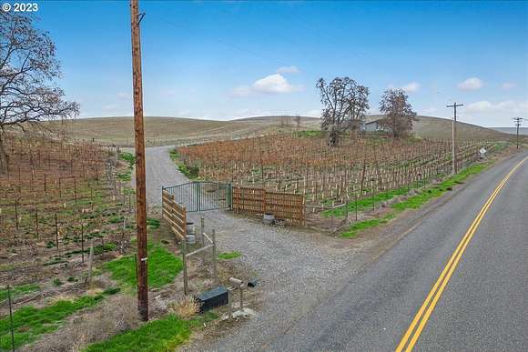 3.8 Acres of Residential Land with Home for Sale in The Dalles, Oregon