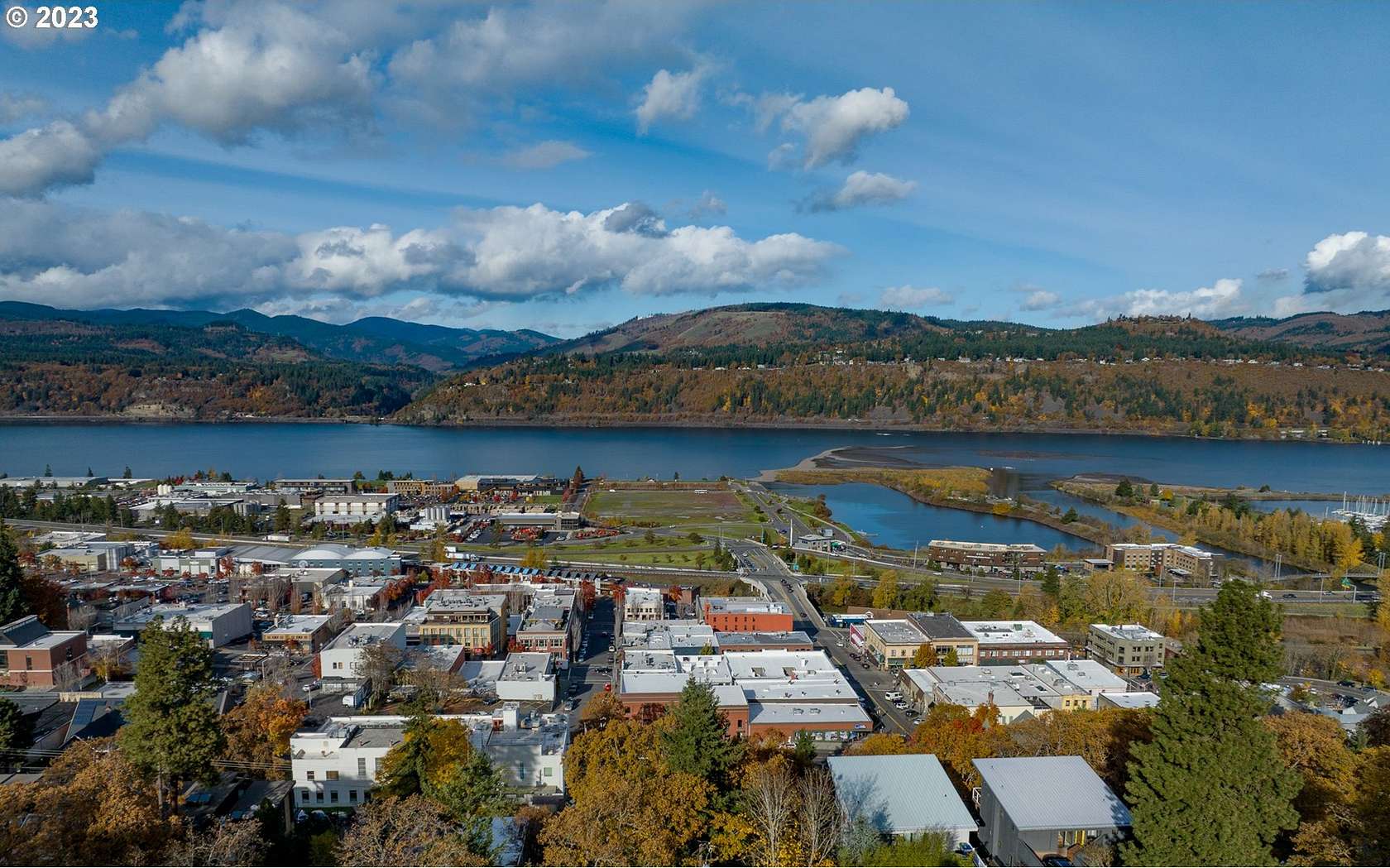 0.26 Acres of Residential Land for Sale in Hood River, Oregon