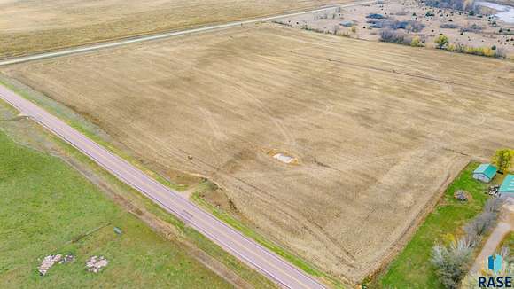 49.7 Acres of Agricultural Land for Sale in Larchwood, Iowa