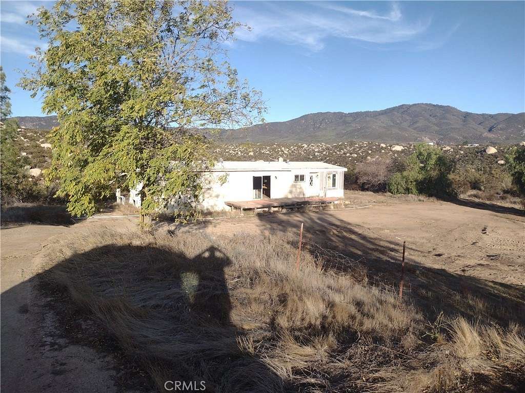 20.6 Acres of Land with Home for Sale in Hemet, California