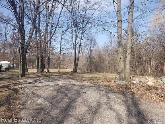 0.93 Acres of Residential Land for Sale in Troy, Michigan