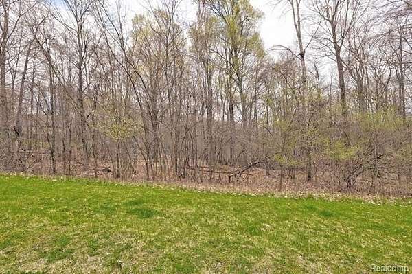 2.52 Acres of Residential Land for Sale in Groveland Township, Michigan