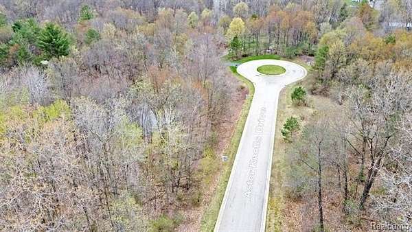 2.5 Acres of Residential Land for Sale in Groveland Township, Michigan