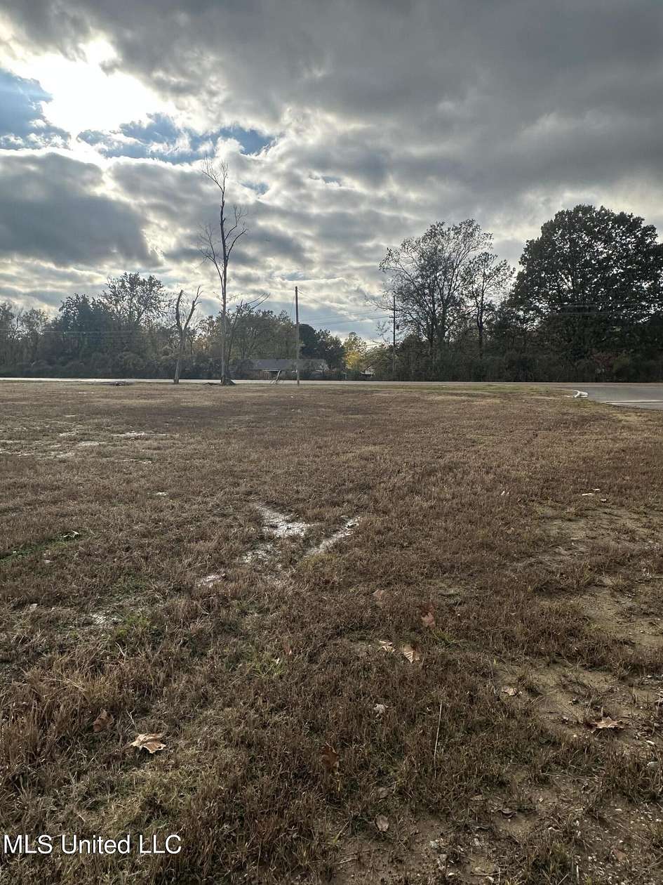 1.1 Acres of Commercial Land for Sale in Southaven, Mississippi