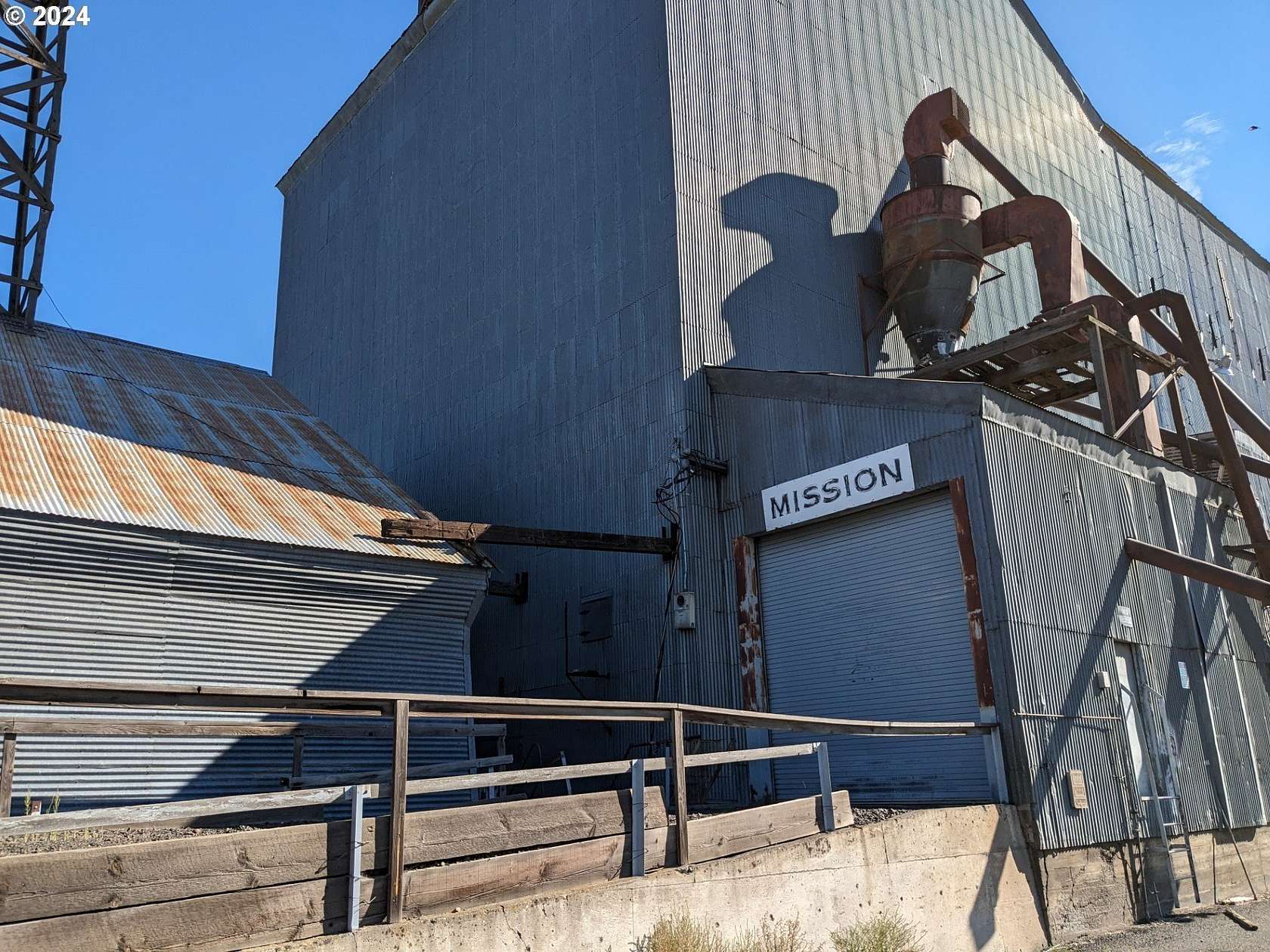 4 Acres of Improved Commercial Land for Sale in Mission, Oregon