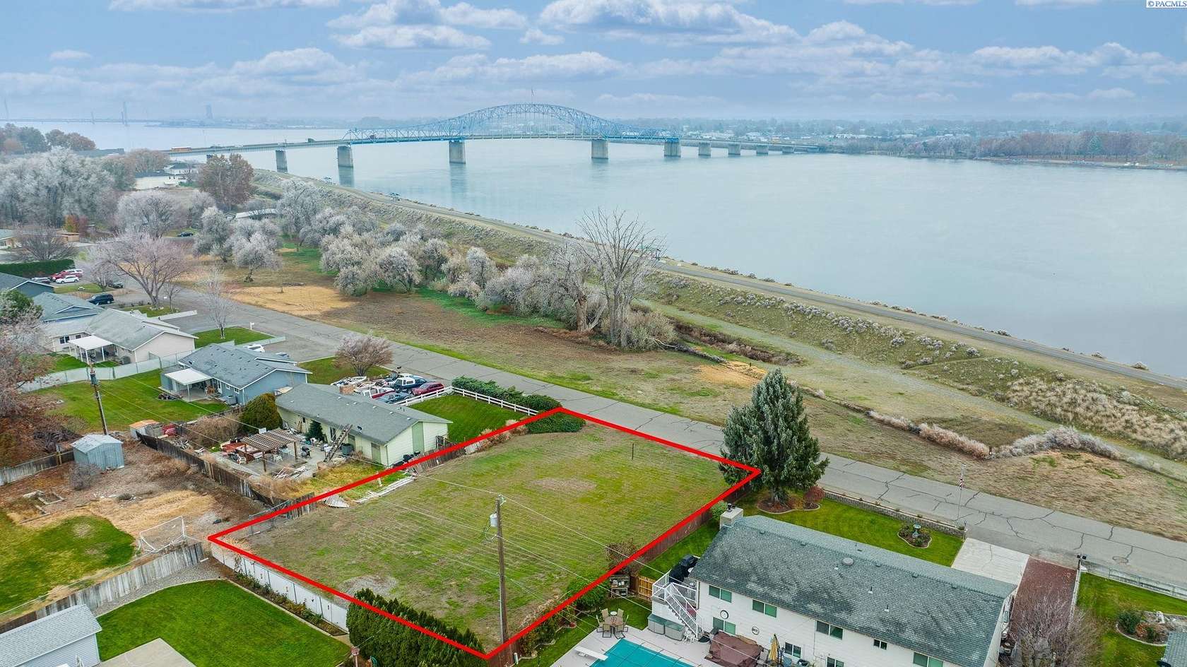 0.32 Acres of Residential Land for Sale in Pasco, Washington