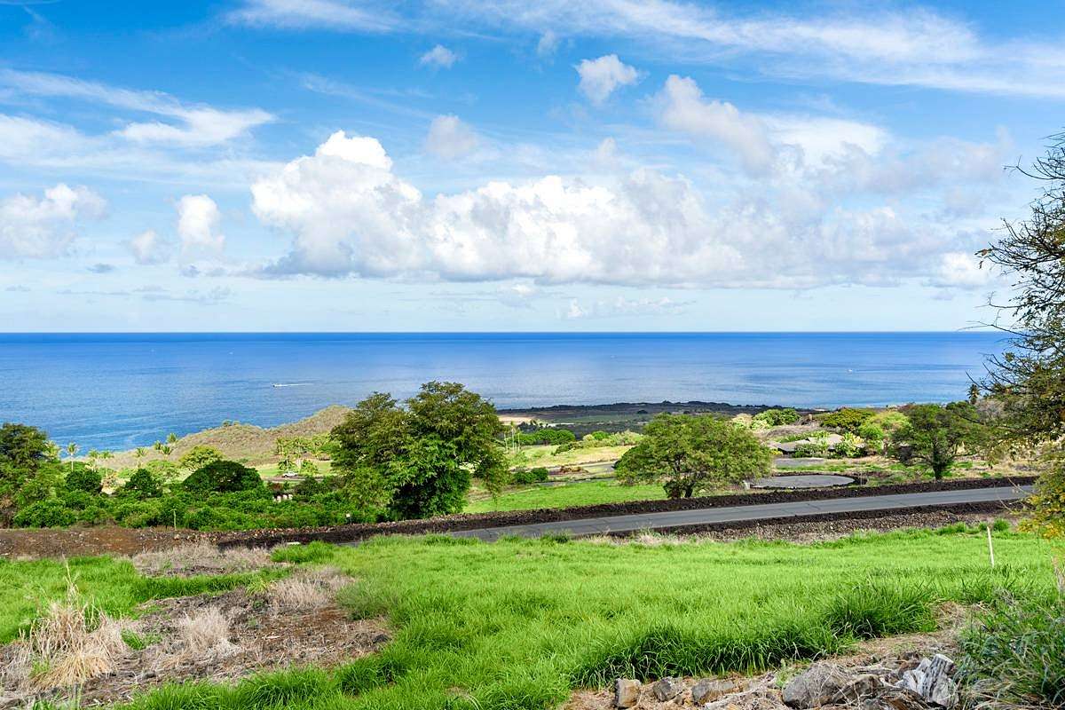 1.114 Acres of Land for Sale in Kealakekua, Hawaii