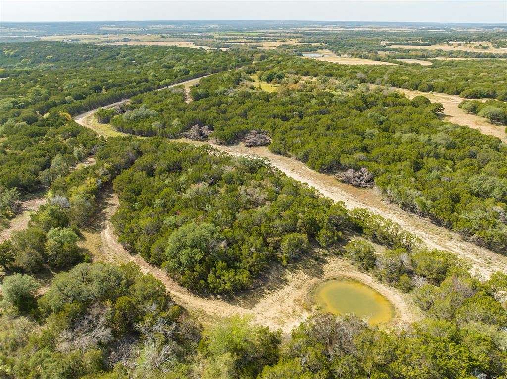 37 Acres of Land for Sale in Clifton, Texas