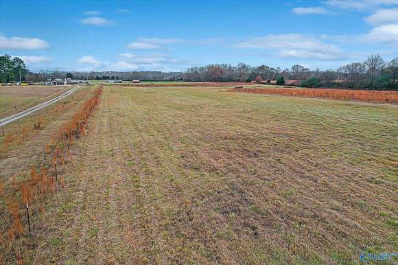 2 Acres of Residential Land for Sale in Hazel Green, Alabama
