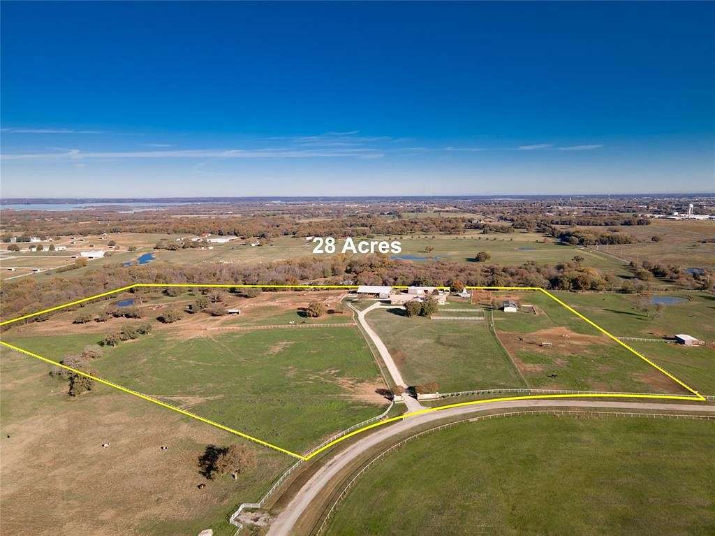 28 Acres of Agricultural Land with Home for Sale in Pilot Point, Texas