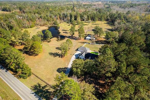 14.2 Acres of Land with Home for Sale in Hahira, Georgia
