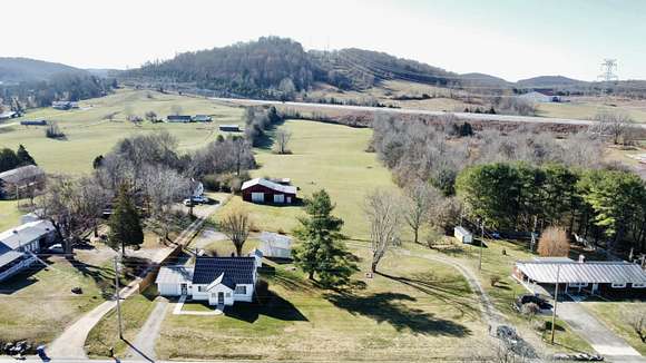 9 Acres of Land with Home for Sale in Somerset, Kentucky