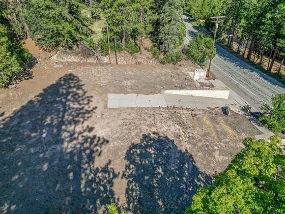 1 Acre of Mixed-Use Land for Sale in Weed, California