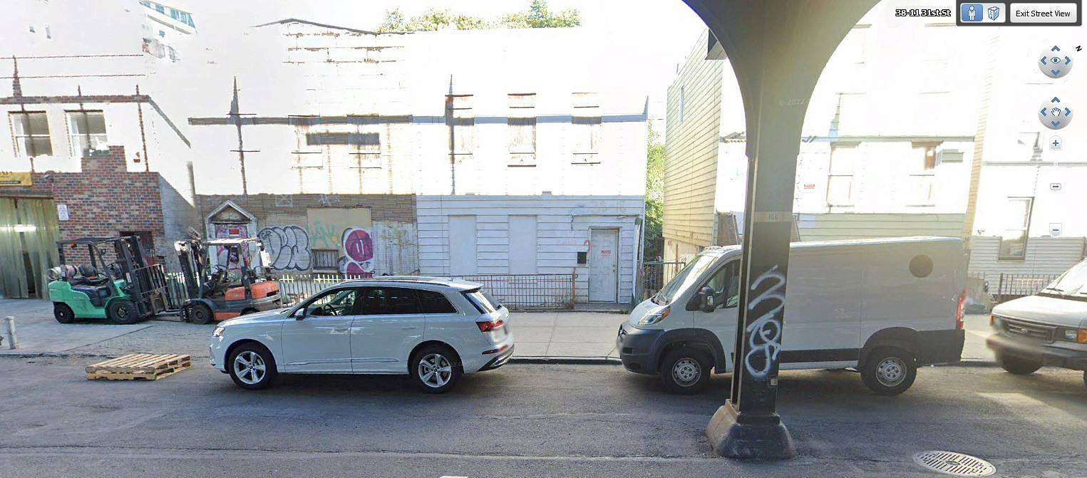 0.05 Acres of Commercial Land for Sale in Long Island City, New York