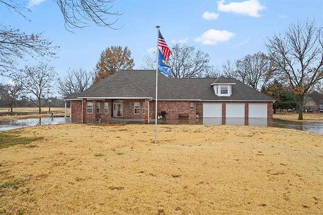 10 Acres of Residential Land with Home for Sale in Pryor, Oklahoma