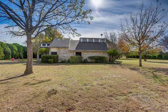 4.7 Acres of Residential Land with Home for Sale in Palmer, Texas